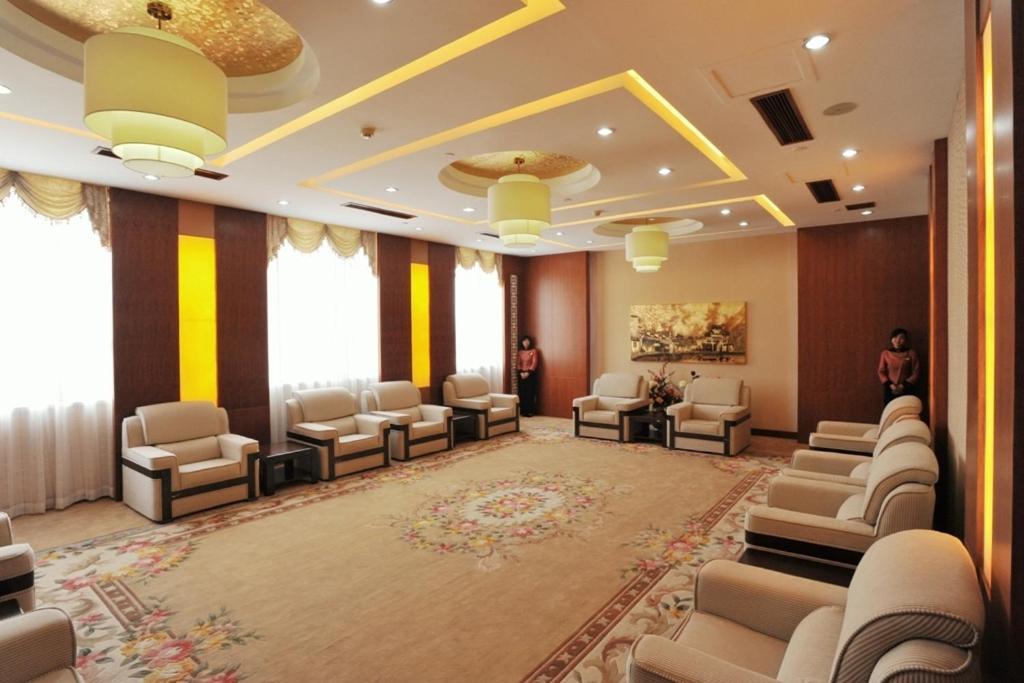 Jinling Yixian Hotel Хуаншан Екстериор снимка