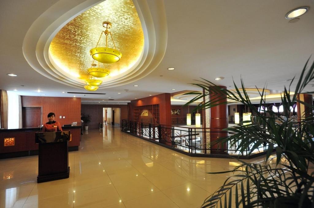 Jinling Yixian Hotel Хуаншан Екстериор снимка
